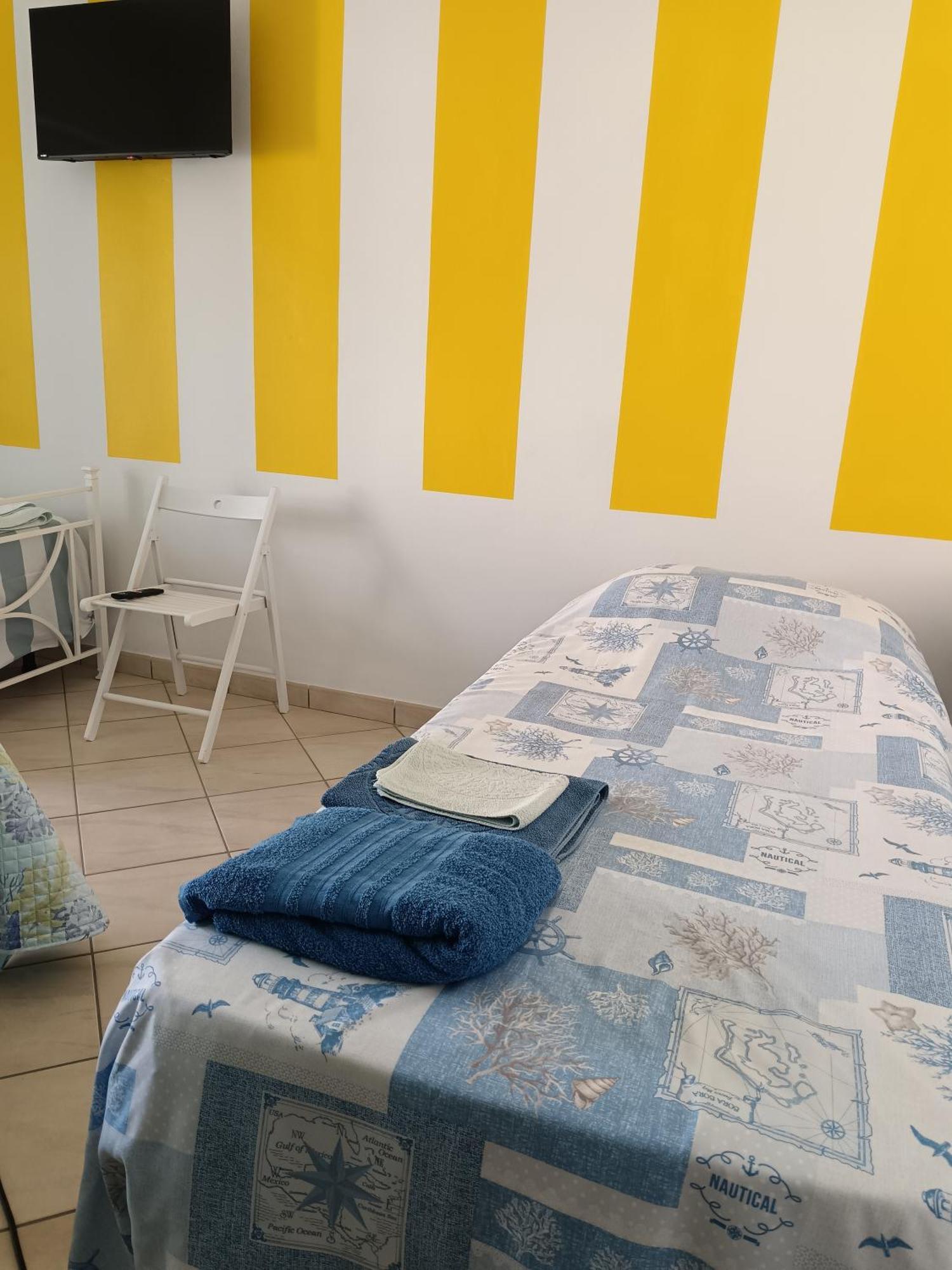 Ferienwohnung A Casa Di Berna E Tere Venturina Terme Exterior foto
